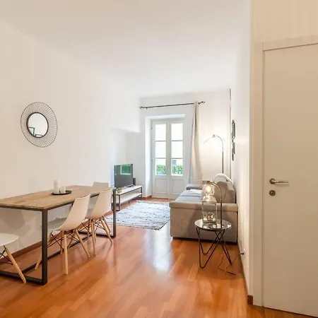 Apartment L13 Flat 5mins Walk To Ac/balcon/wifi *