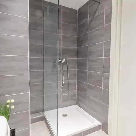 L13 Staywiz Us - Flat 5mins Walk To Ac Balcon Wifi *