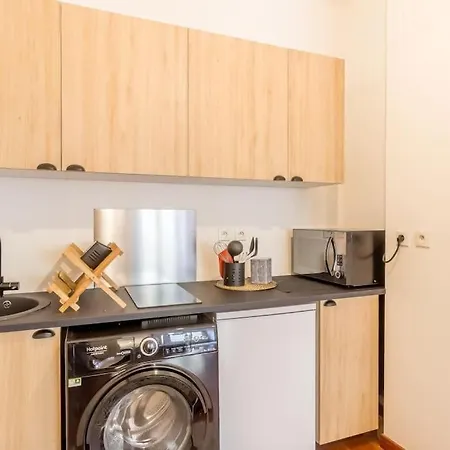 Apartment L13 Staywiz Us - Flat 5mins Walk To Ac Balcon Wifi